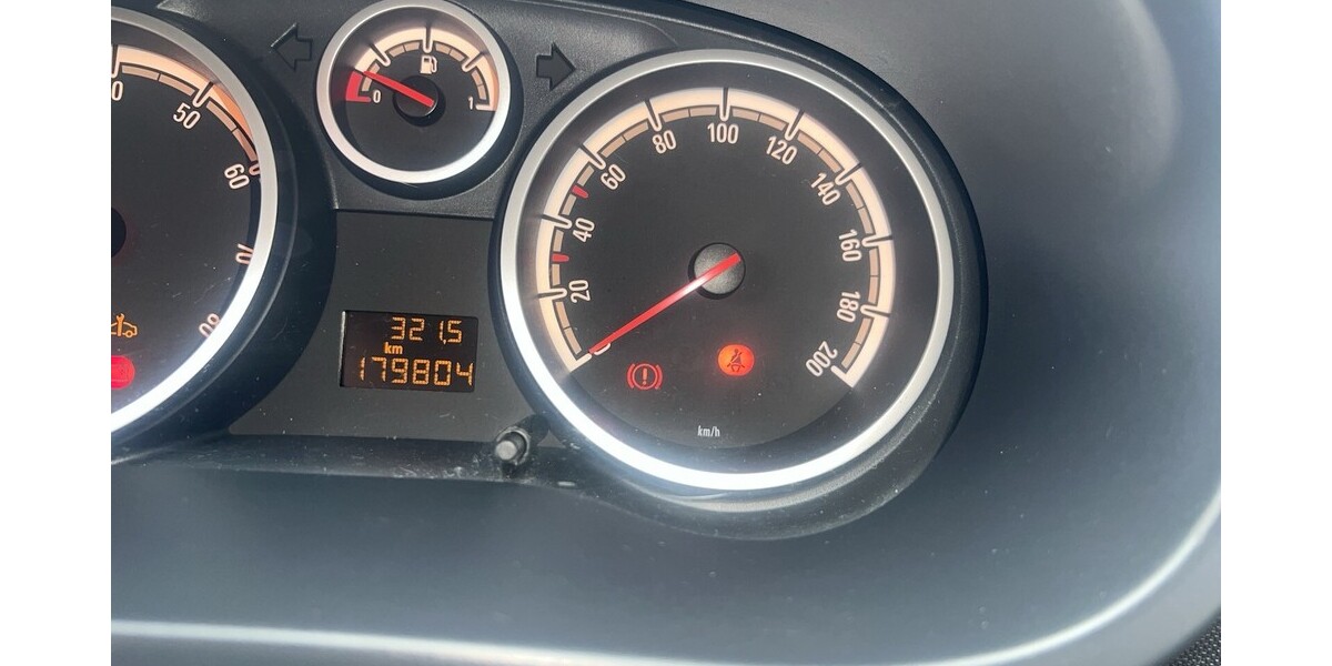 Opel Corsa D 179.000 km 2.500 € Solingen 42651