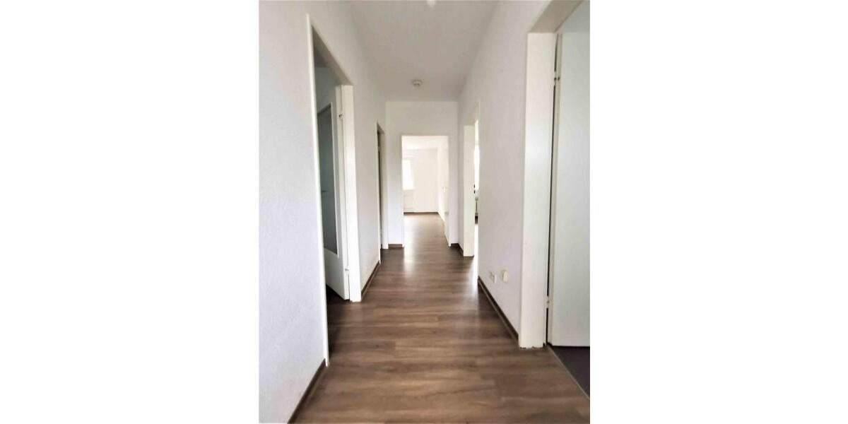 Großzügige 2-Zi.-Whg. mit Tageslichtbad und Balkon 2 zimmer