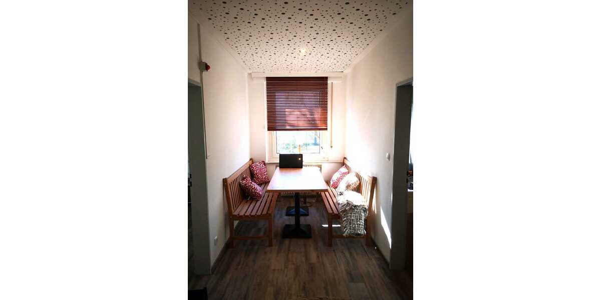 Helles WG-Zimmer für Studentin / weibl. Azubi in Schwelm 3 zimmer