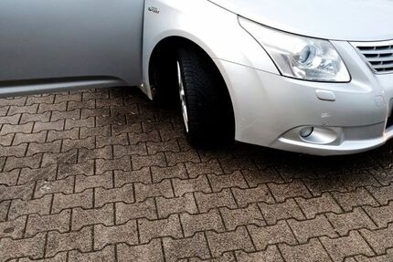 Toyota Avensis 262.000 km 4.299 &euro; Düsseldorf 40233