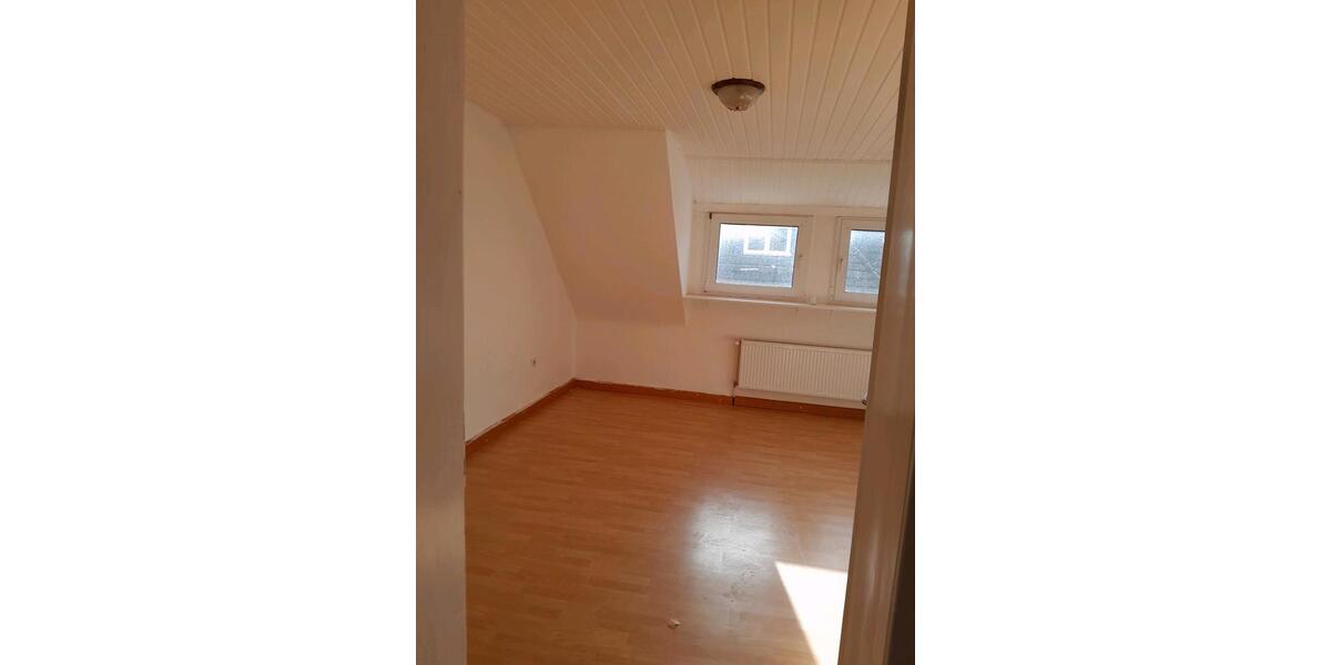 Dachgeschoßwohnung Remscheid Remscheid-Süd - 2 Zimmer, 98 m&sup2;, 1.000&euro; | Angebot:25709780