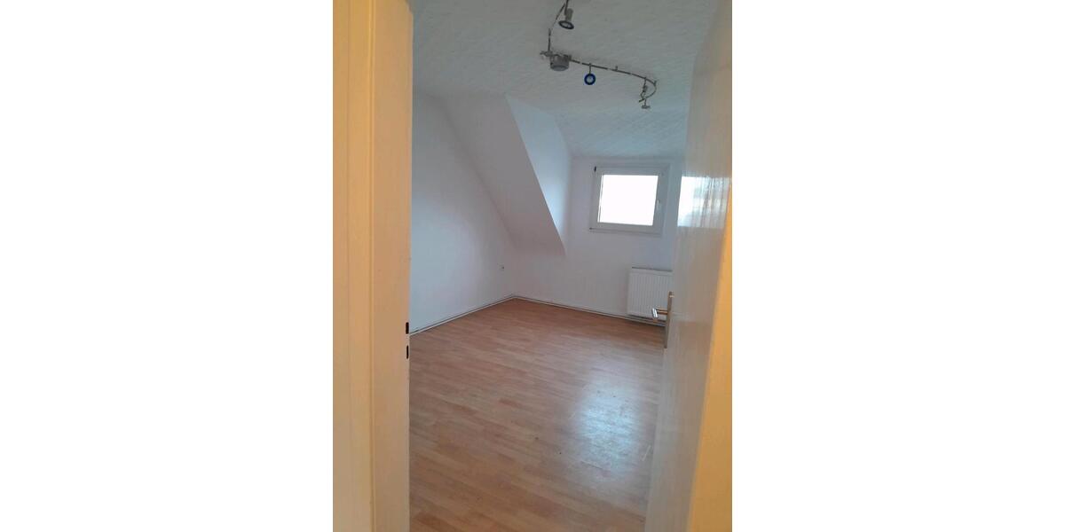 Dachgeschoßwohnung Remscheid Remscheid-Süd - 2 Zimmer, 98 m&sup2;, 1.000&euro; | Angebot:25709780