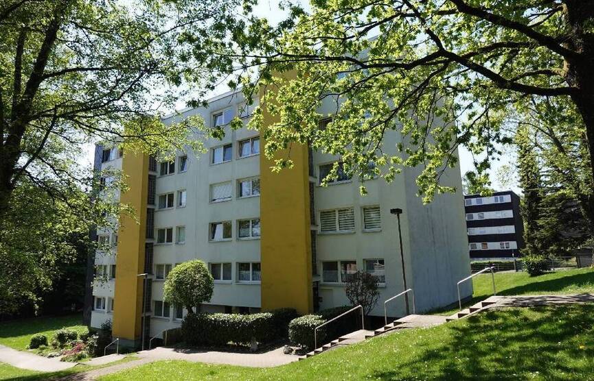 ATTRAKTIVE 2 Zimmer Wohnung MIT LOGGIA UND TIEFGARAGE