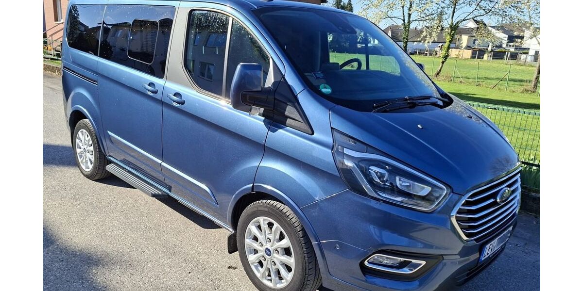 Ford Tourneo Custom 65.000 km 30.999 &euro; Leverkusen 51371