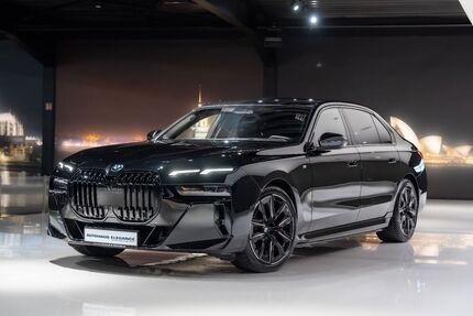 BMW i7