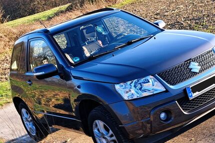 Suzuki Grand Vitara 63.500 km 8.900 &euro; Remscheid 42859