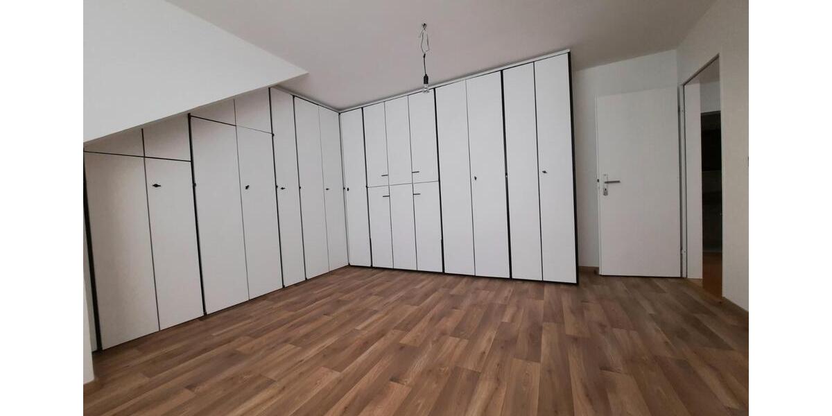 Dachgeschoßwohnung Hagen Hagen-Mitte - 2 Zimmer, 64 m&sup2;, 139.000&euro; | Angebot:25238630