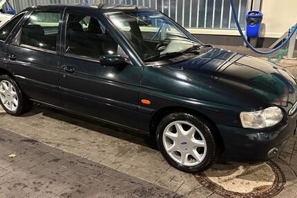 Ford Escort 67.000 km 4.200 &euro; Wuppertal 42103