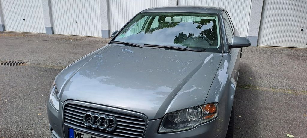 Audi A4 55.000 km 4.900 &euro; SOLINGEN 42699