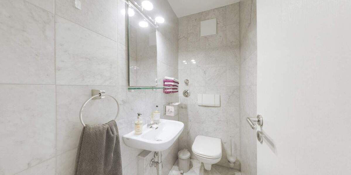 Helle und freundliche Wohnung mit Blick über Leichlingen und 2 Stellplätzen 3 zimmer