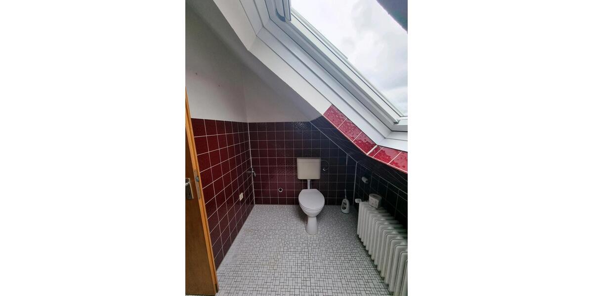 Dachgeschoßwohnung Bergisch Gladbach Alt-Frankenforst - 2 Zimmer, 61 m&sup2;, 810&euro; | Angebot:26165997