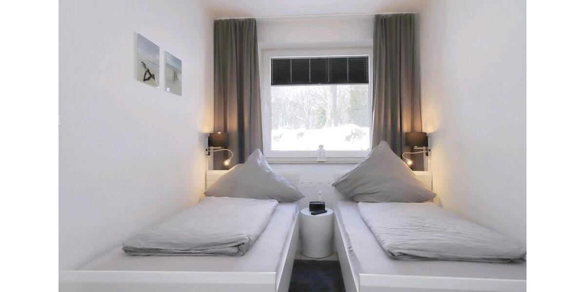 2,5 Zi. Wohnung, Tiefgarage, Keller, zentral, sehr strandnah 3 zimmer