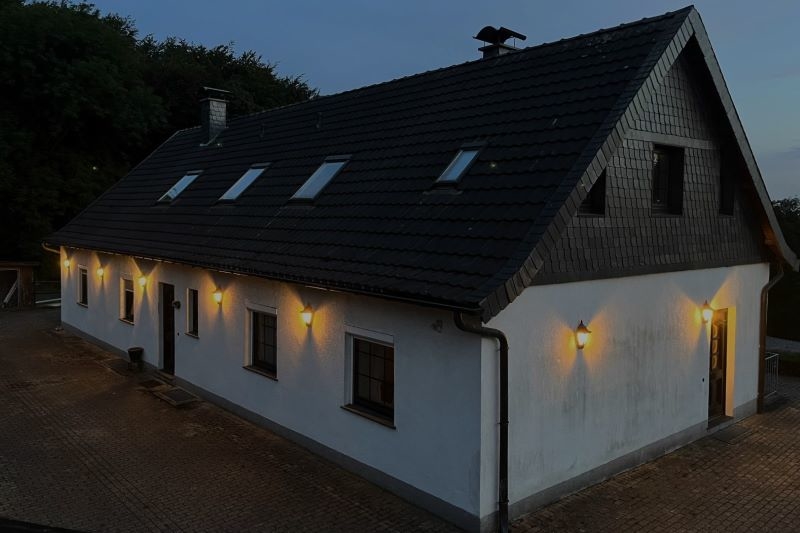 Großzügiges 2 Familien-Doppel-Landhaus mit Nebengebäuden und Pool in sonniger Hanglage! 8 zimmer