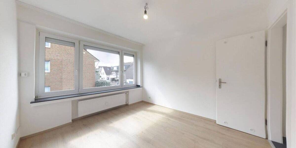 Etagenwohnung Düsseldorf Lierenfeld - 3 Zimmer, 85 m&sup2;, 1.300&euro; | Angebot:26866304