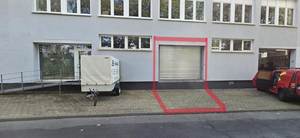 42 qm Lagerfläche mit 32 qm Bürofläche in Remscheid Lennep zimmer