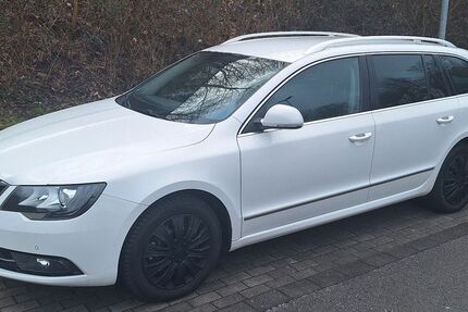 Skoda Superb 261.000 km 8.200 &euro; Remscheid 42855