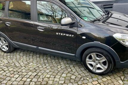 Dacia Lodgy 87.800 km 9.300 &euro; Solingen 42719