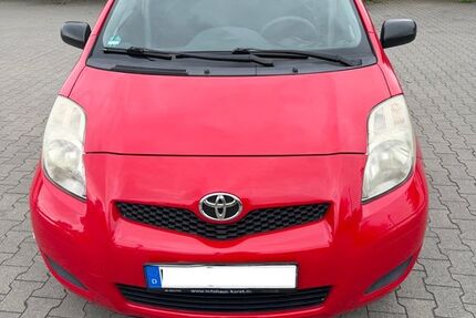 Toyota Yaris 124.000 km 3.700 &euro; Leverkusen 51361