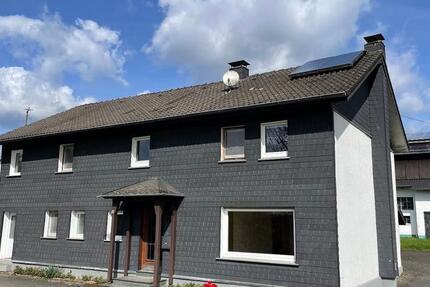 Haus Kürten - 6.5 Zimmer, 180 m&sup2;, 1.870&euro; | Angebot:26107846