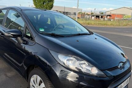Ford Fiesta 210.000 km 2.900 &euro; Düsseldorf 40627