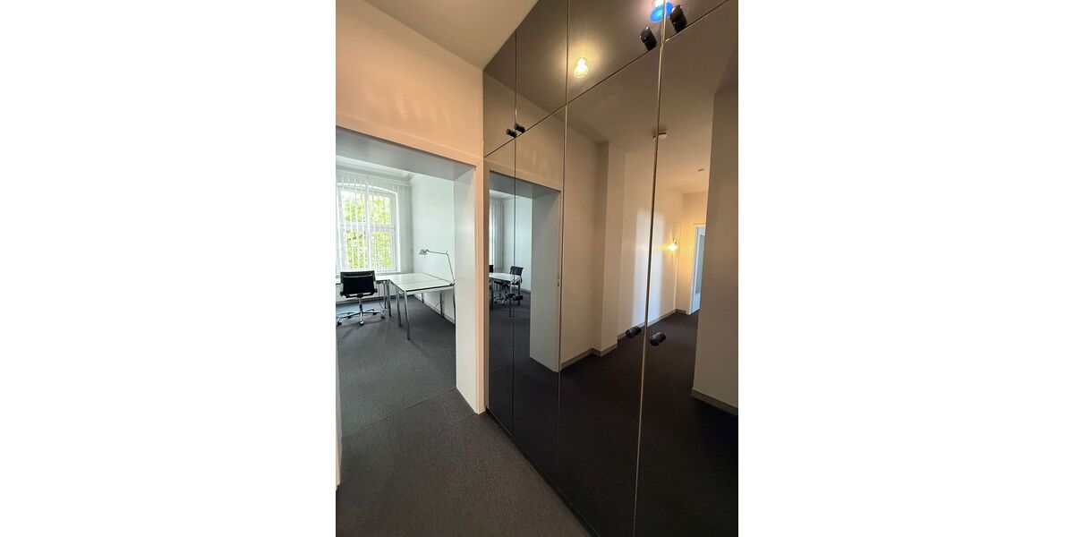 Repräsentative Bürofläche mit Stuckdecken in Düsseldorf-Pempelfort - Gewerbeobjekt Düsseldorf Pempelfort | Angebot:26801901