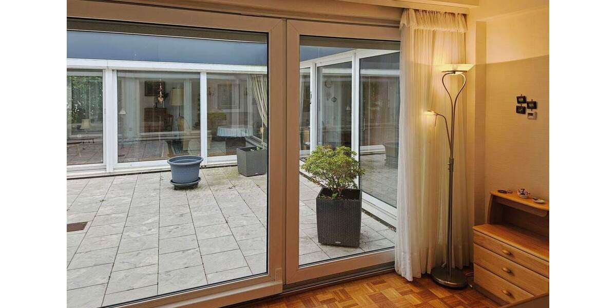 Exklusiver Atrium-Bungalow mit Gartenfläche in begehrter Lage von Sprockhövel-Haßlinghausen 5 zimmer