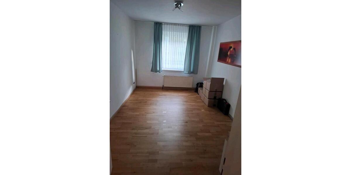 Erdgeschoss Wohnung mit Garten 1790 € VB 4 zimmer