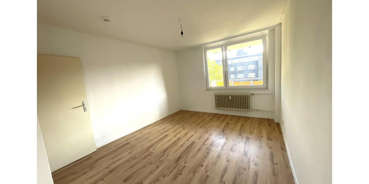 **Helle & frisch renovierte 2,5-Zimmer-Wohnung – mit Balkon & Aufzug** 2 zimmer