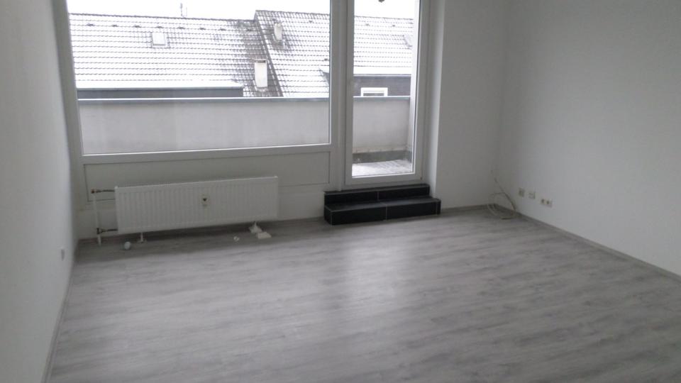 3 Zimmer 75 qm DG Wohnung mit 30 qm Dachterrasse KERNSANIERT 3 zimmer