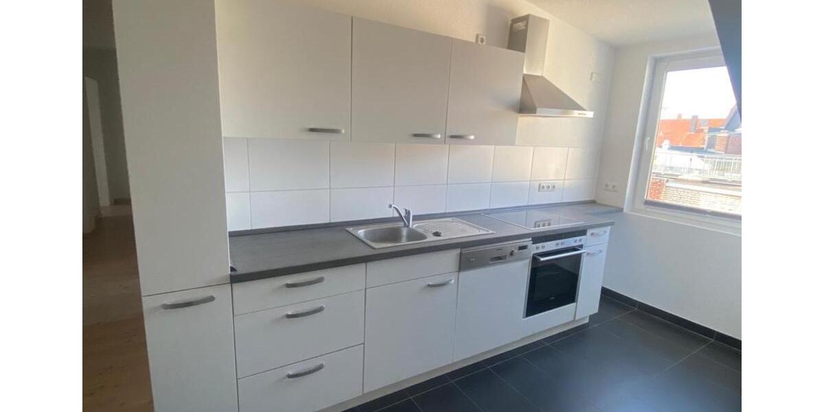 Helle 2,5 Zimmer DG Wohnung im Lorettoviertel | 65 qm 2.5 zimmer