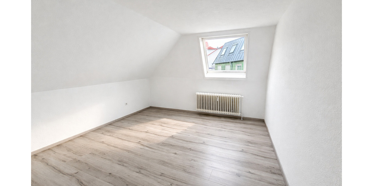 Etagenwohnung Wuppertal Langerfeld - 4 Zimmer, 134 m&sup2;, 999&euro; | Angebot:25643815
