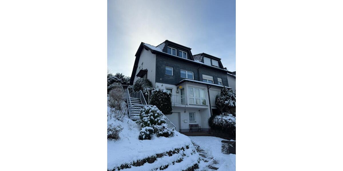 Gepflegte Doppelhaushälfte mit Garten, Fußbodenheizung & Garage 5 zimmer