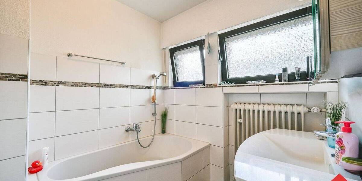 Zweifamilienhaus mit Garage, Kfz-Stellplätzen und schönem Grundstück - Mehrfamilienhaus, Wohnhaus Kierspe Kierspe Bahnhof | Angebot:26864847