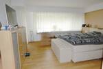 ECHT FAMILIENTAUGLICH - 5- Zimmer Erdgeschoss-Maisonette mit Balkon, Loggia + Terrasse