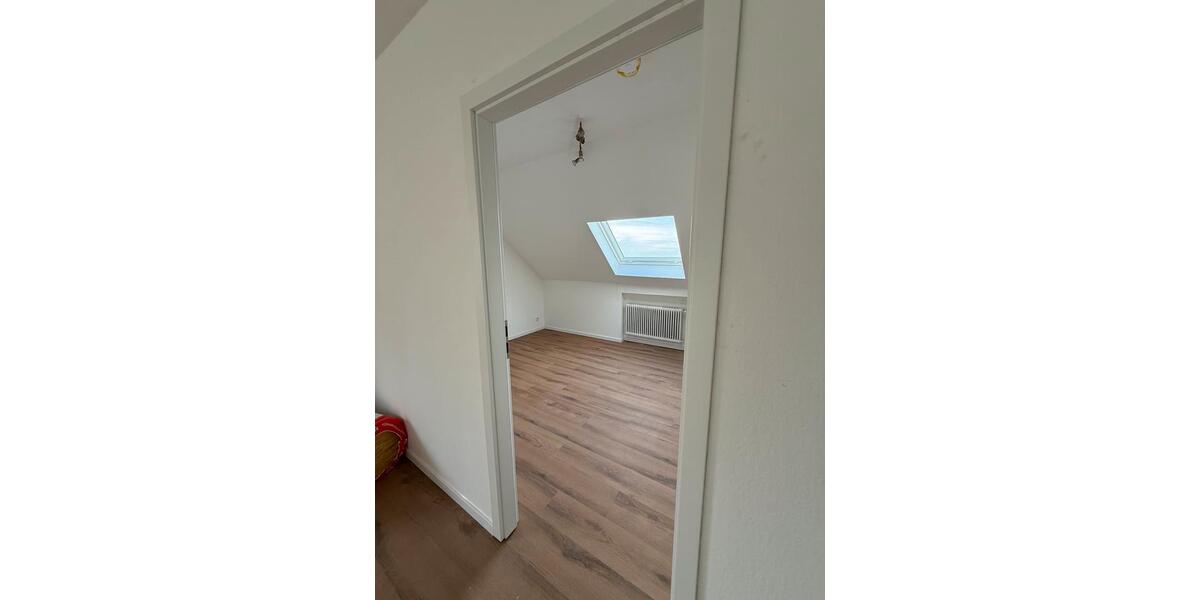 Dachgeschoßwohnung Heiligenhaus - 2 Zimmer, 54 m&sup2;, 700&euro; | Angebot:23825996