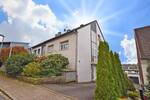 Helle 3,5-Zimmer-Wohnung mit großem Wintergarten und Privatgarten in ruhiger Lage