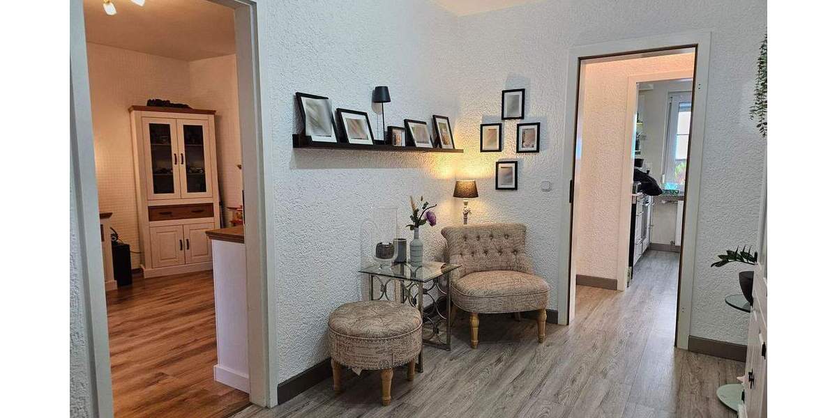 Modernisiertes 2-Familienhaus mit 3 Garagen und attr. Garten in guter und ruhiger Lage in Wetter 9 zimmer