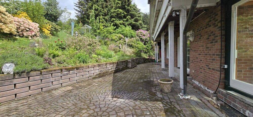 Einfamilienhaus Hückeswagen Innenstadt - 6 Zimmer, 242 m&sup2;, 449.000&euro; | Angebot:26867652