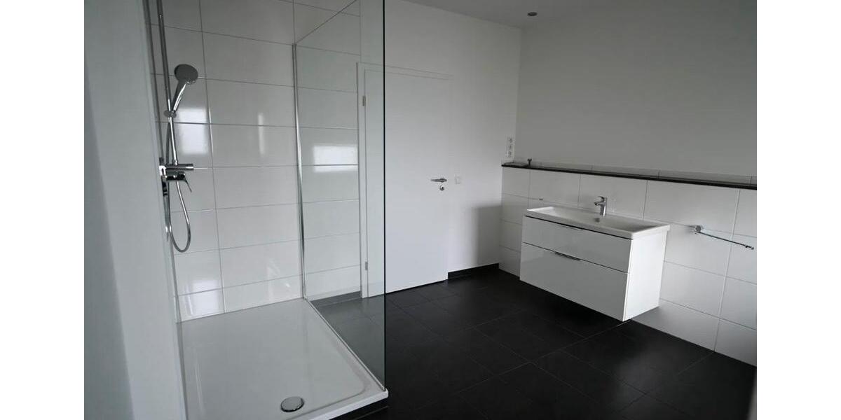Etagenwohnung Solingen Central - 2 Zimmer, 75 m&sup2;, 985&euro; | Angebot:26408146