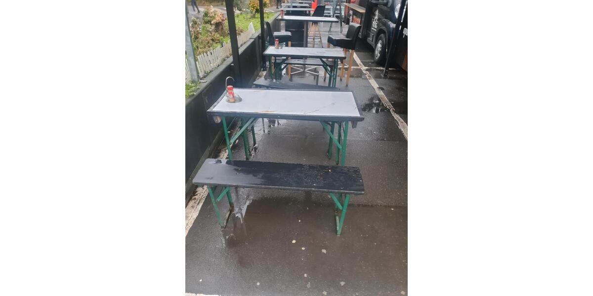 Feste Imbisswagen mitten in Düsseldorf zimmer