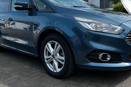 Ford S-Max 64.350 km 18.600 € Bochum 44791