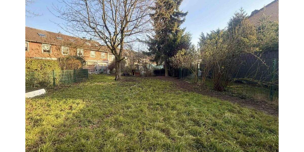 Reihenmittelhaus am Feldrand - großer Garten und Bezugsfrei 5 zimmer