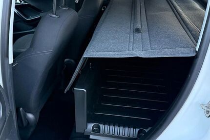 Peugeot 208 145.000 km 6.486 € Düsseldorf 40237