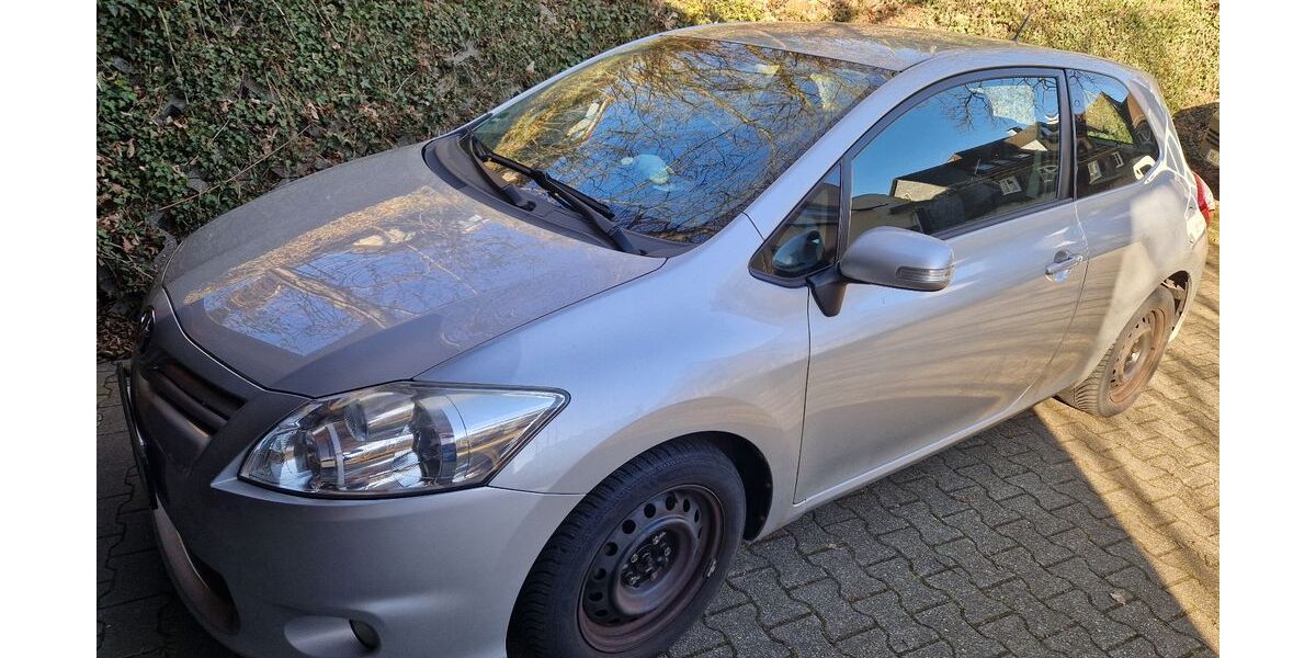 Toyota Auris 77.300 km 5.500 &euro; Ennepetal 58256
