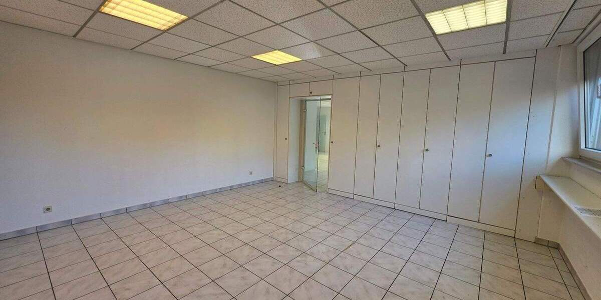 Gewerbeobjekt Velbert Mitte - 7 Zimmer, 210 m&sup2;, 1.600&euro; | Angebot:25774765