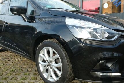 Renault Clio 118.000 km 7.490 &euro; Hilden 40724