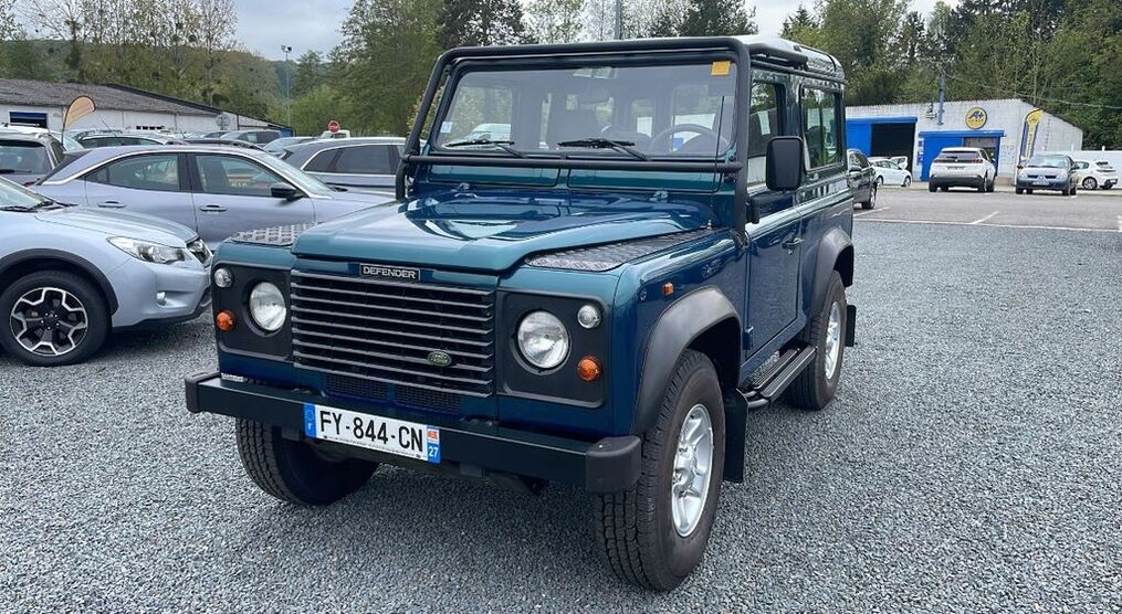 Land Rover Defender 127.000 km 64.900 € Köln 50999