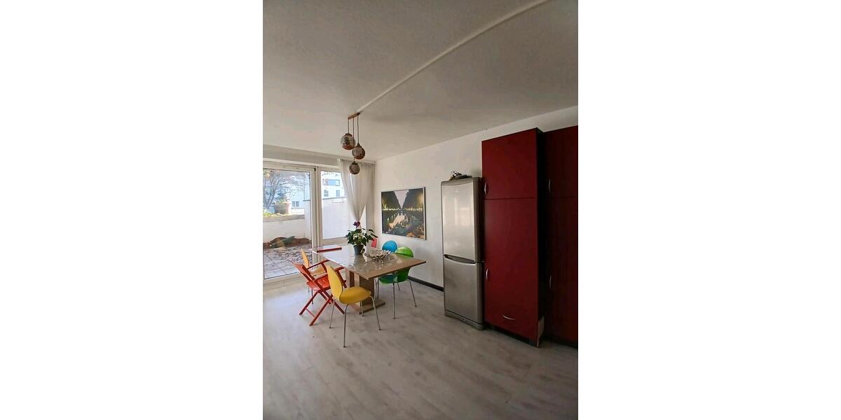 Möblierte WG Zimmer ruhig, aber zentral 5 zimmer