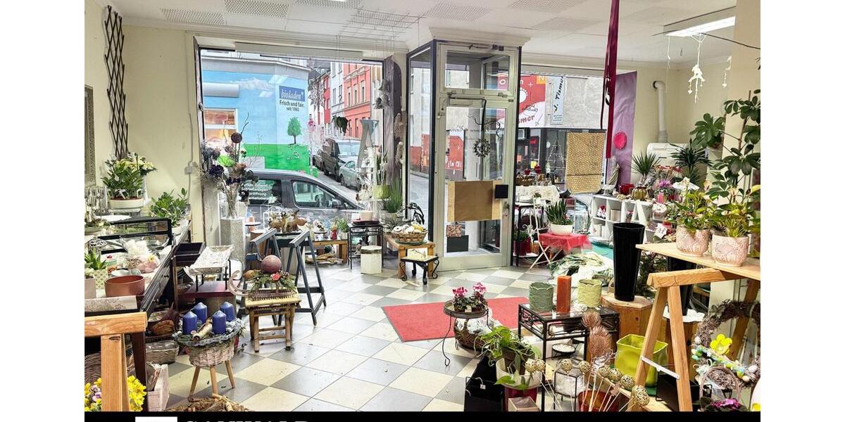 Vielseitiges Ladenlokal mit ansprechender Fensterfront zimmer