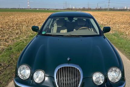 Jaguar S-Type 141.100 km 4.900 &euro; Düsseldorf 40489